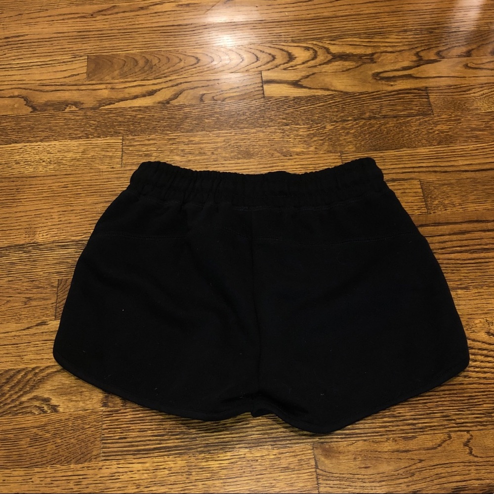 Shorts - Picture 2 of 4